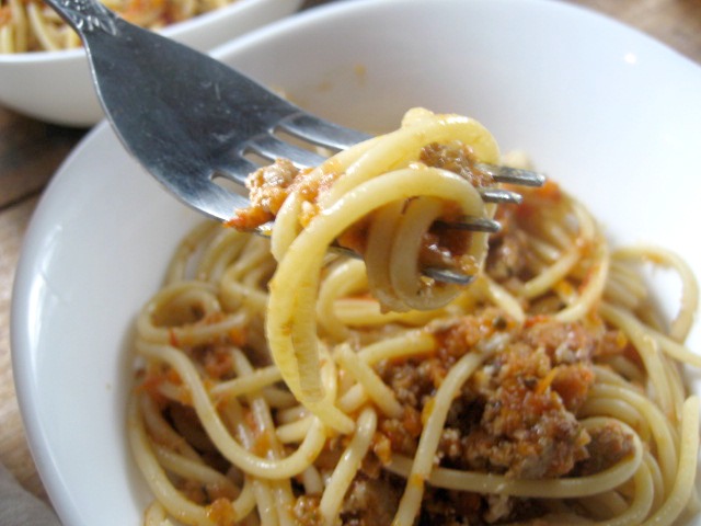 spaghetti bolognese with turkey keys to the cucina 5