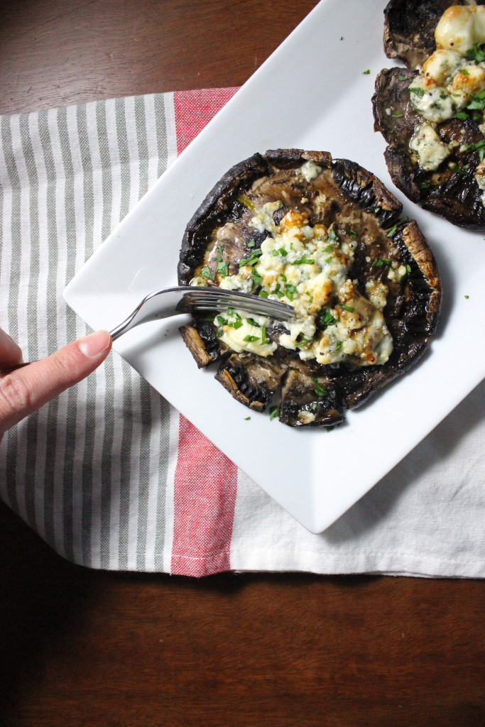 portobello mushrooms stuffed blue cheese keystothecucina.com2